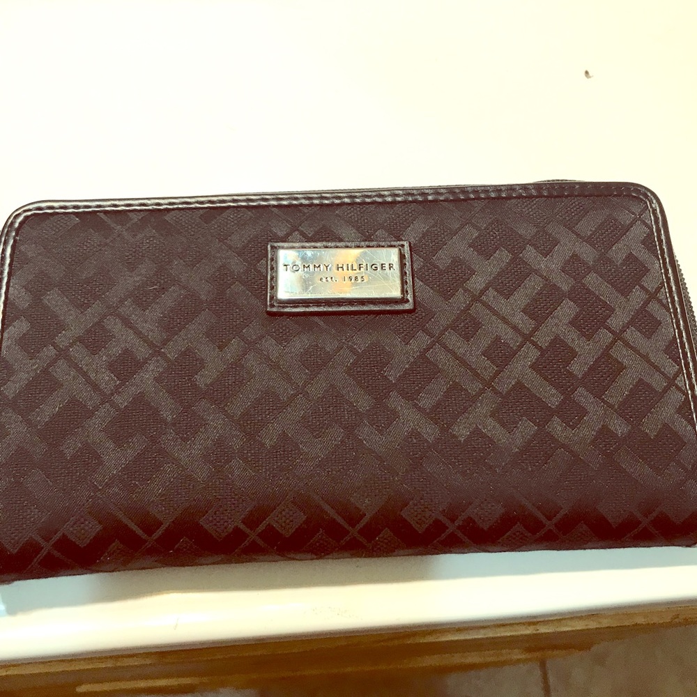 Tommy Hilfiger wallet